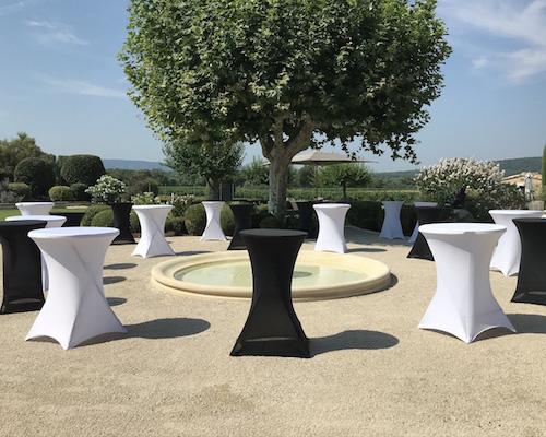 Location-mobilier-mange-debout